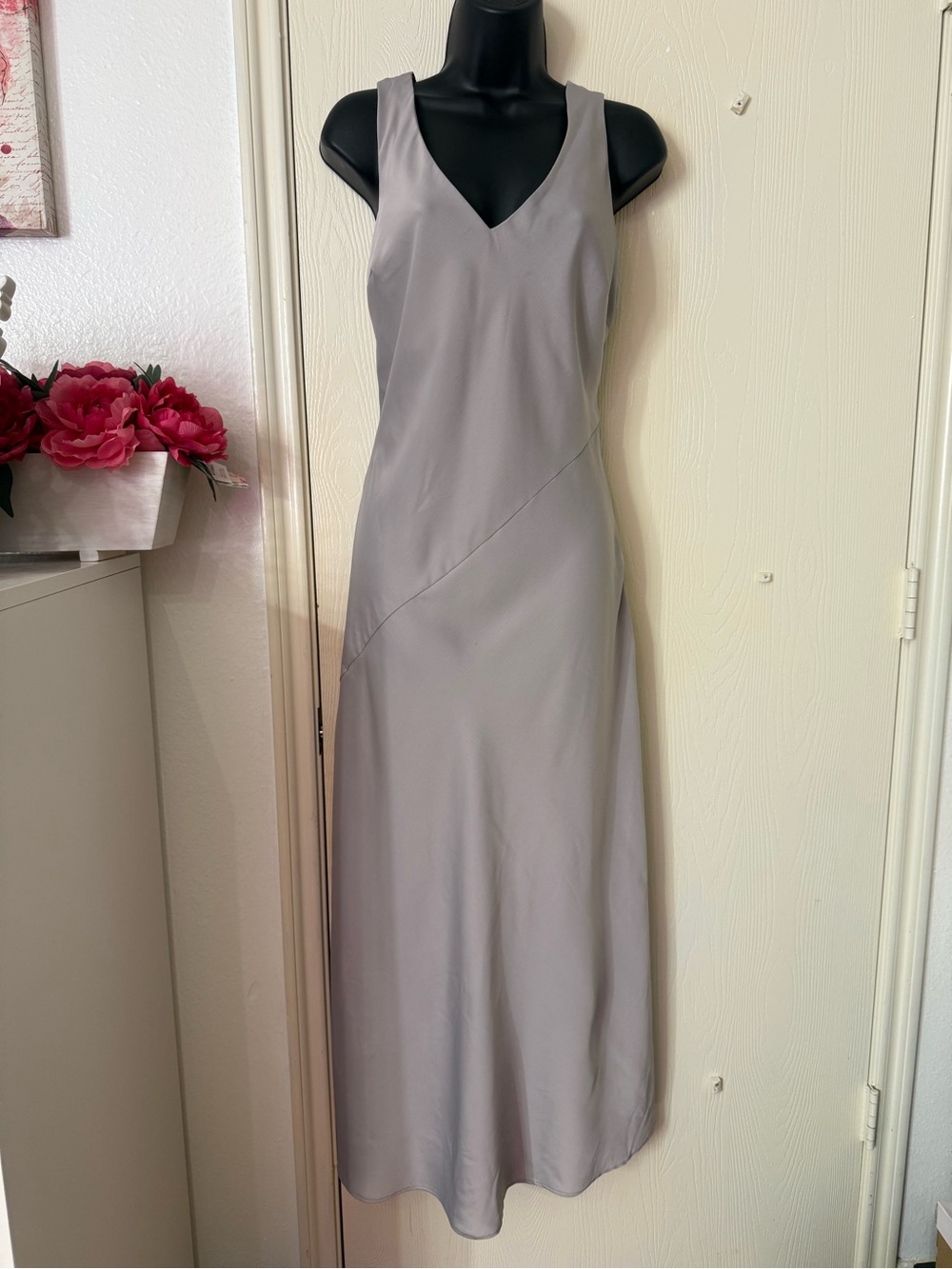 Sleek V-Neck Maxi Dress in Light Gray